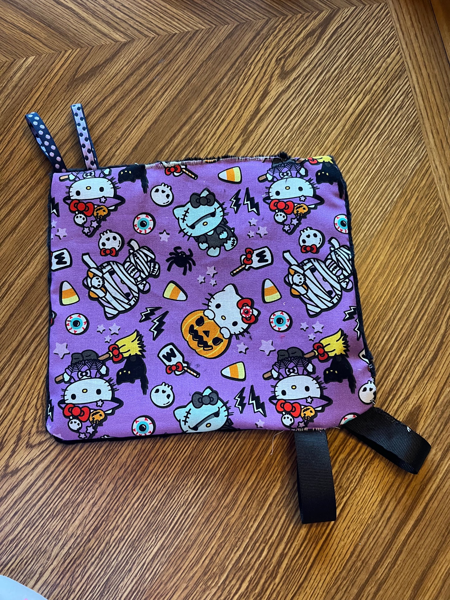 Hello Kitty Halloween Crinkle Toy